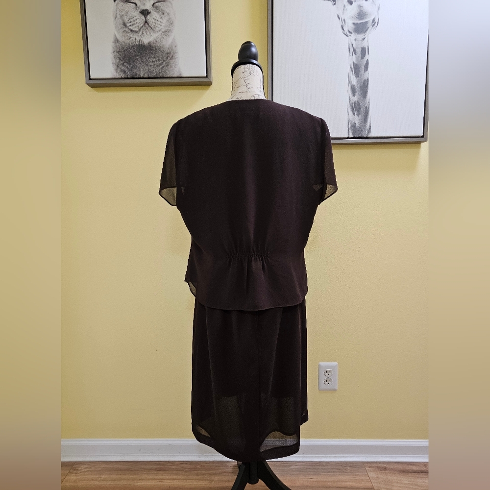 Danny & Nicole two-piece set blouse and skirt - Picture 3 of 16